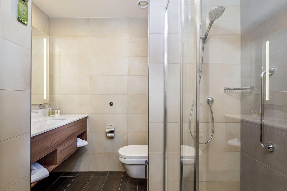 Hilton Garden Inn Винер Нойщат Екстериор снимка