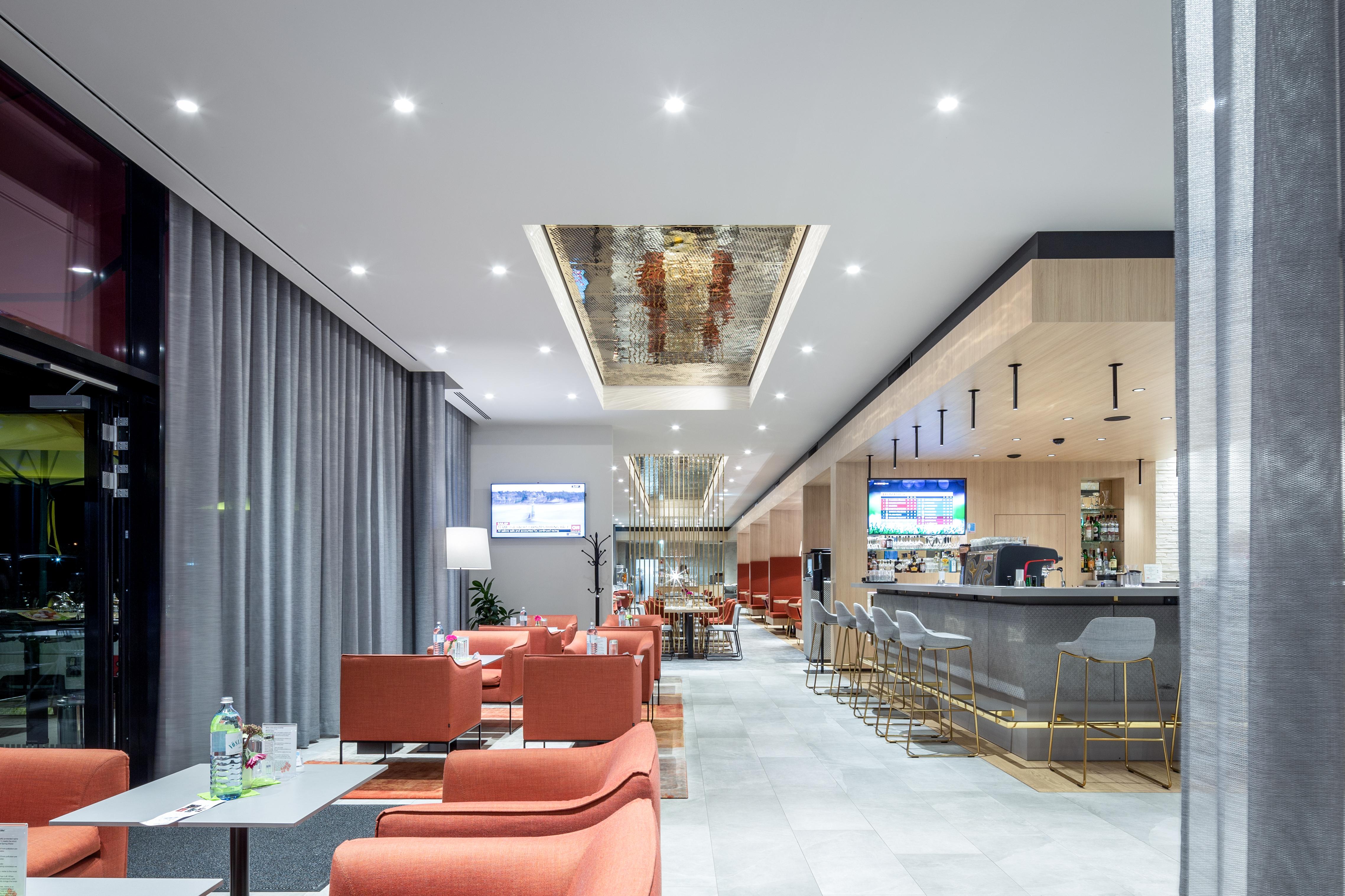 Hilton Garden Inn Винер Нойщат Екстериор снимка