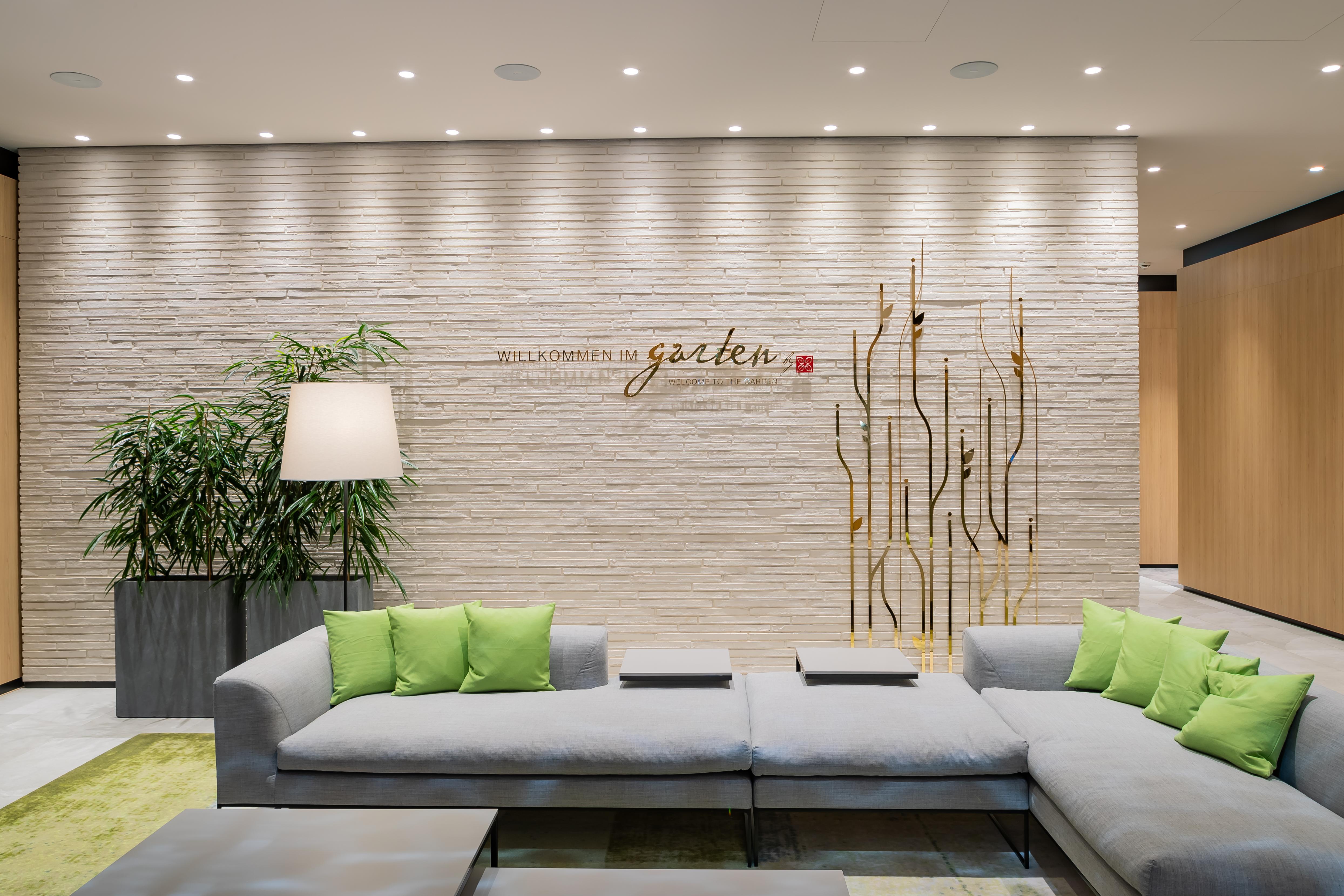 Hilton Garden Inn Винер Нойщат Екстериор снимка