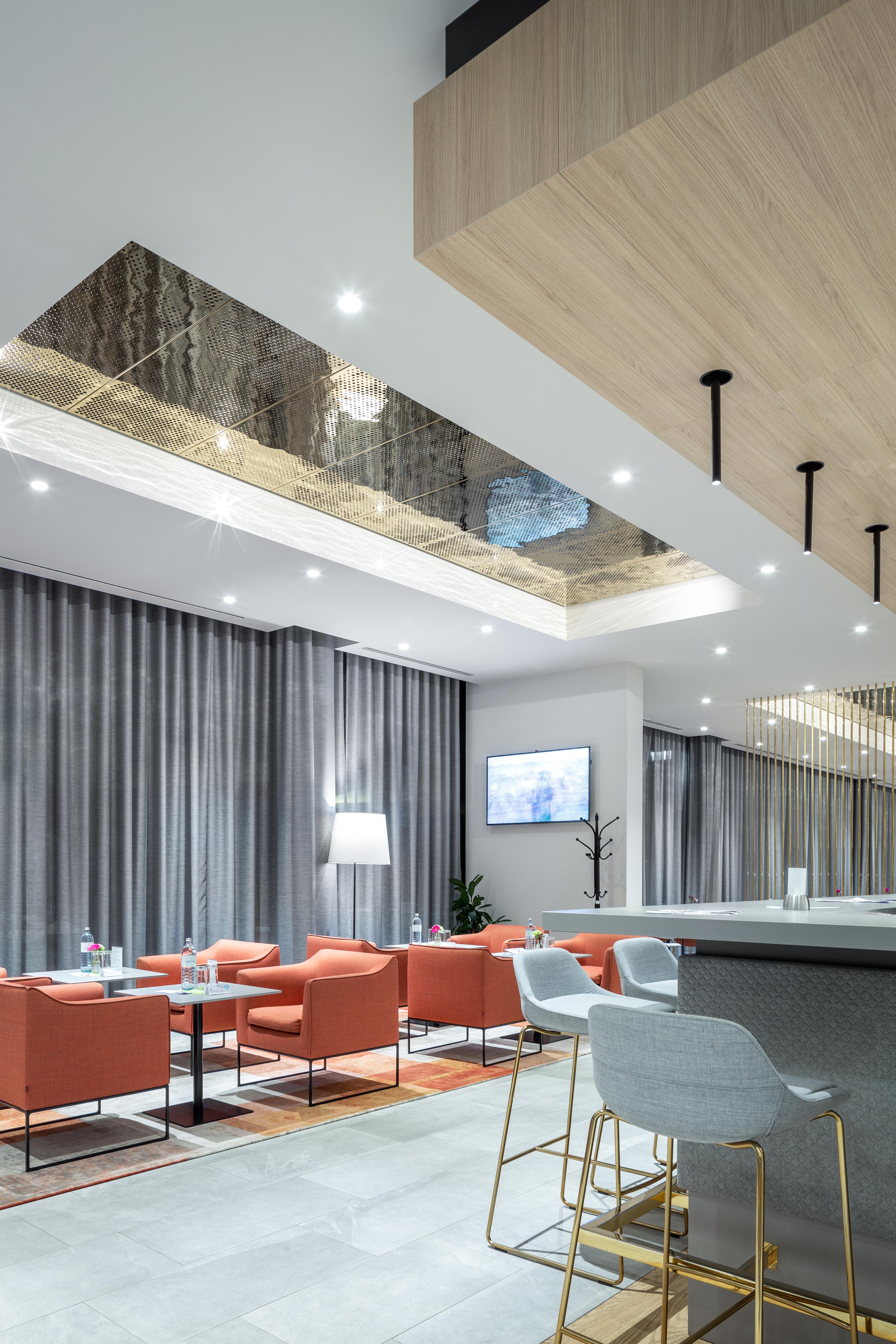 Hilton Garden Inn Винер Нойщат Екстериор снимка