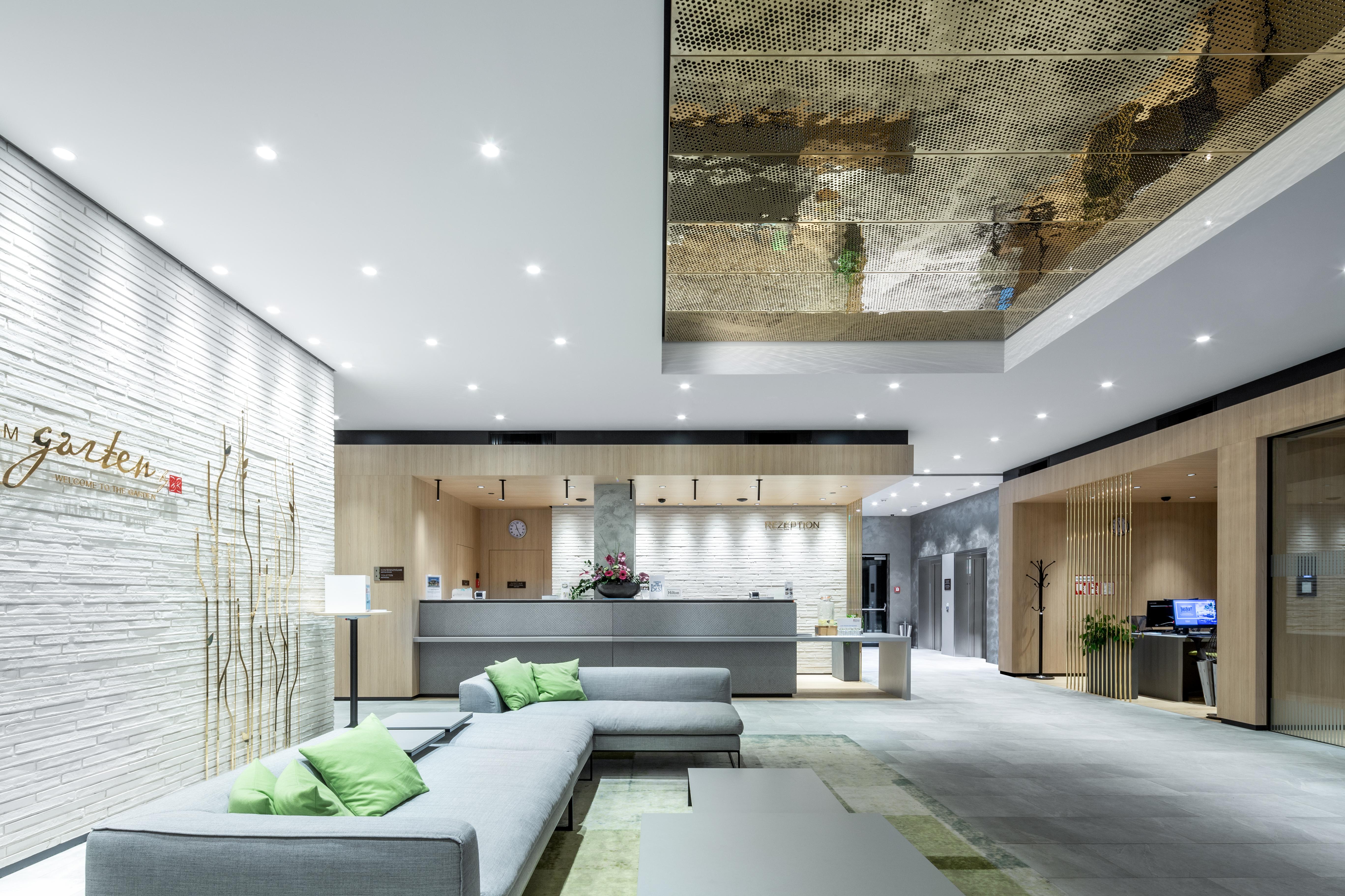 Hilton Garden Inn Винер Нойщат Екстериор снимка