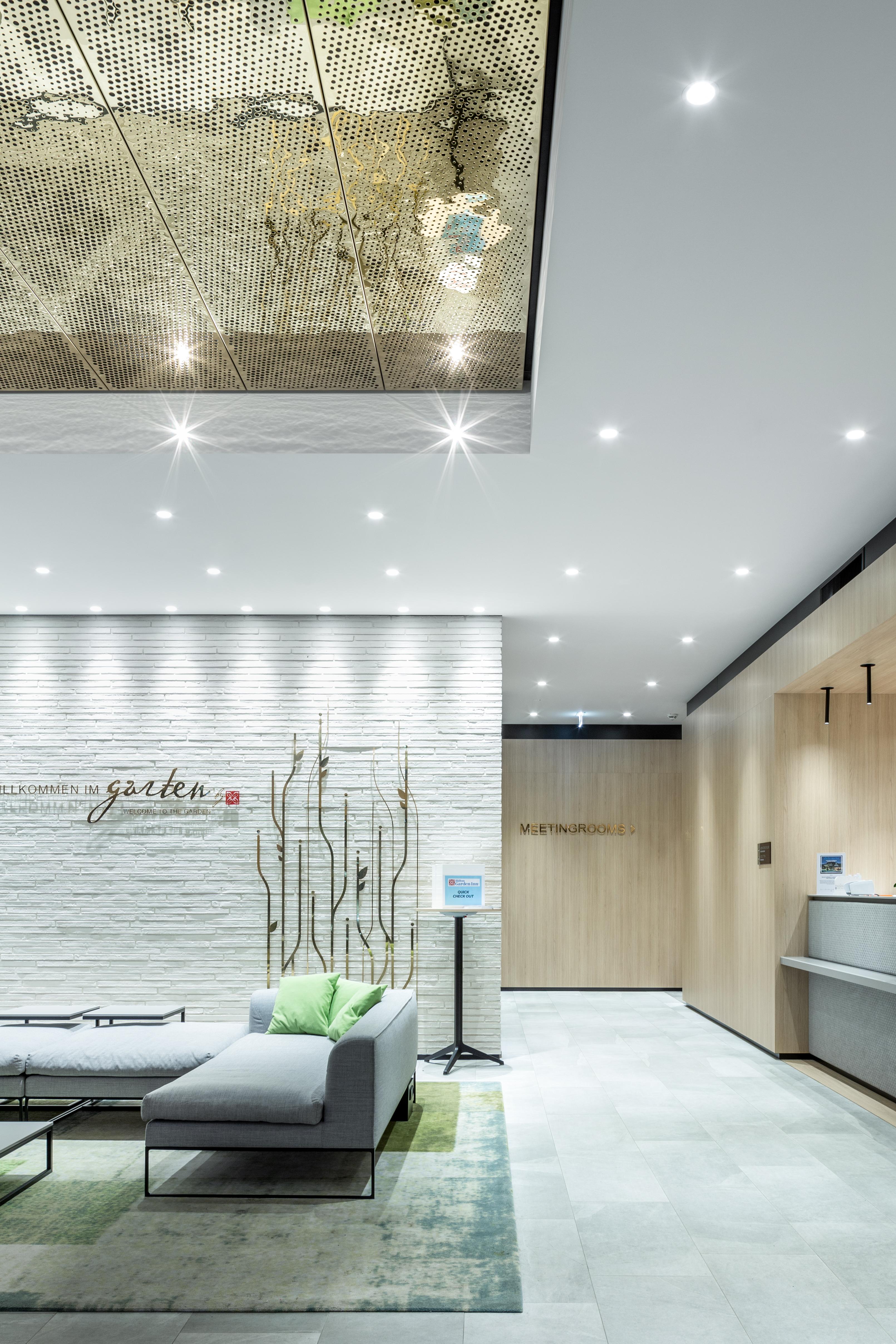 Hilton Garden Inn Винер Нойщат Екстериор снимка