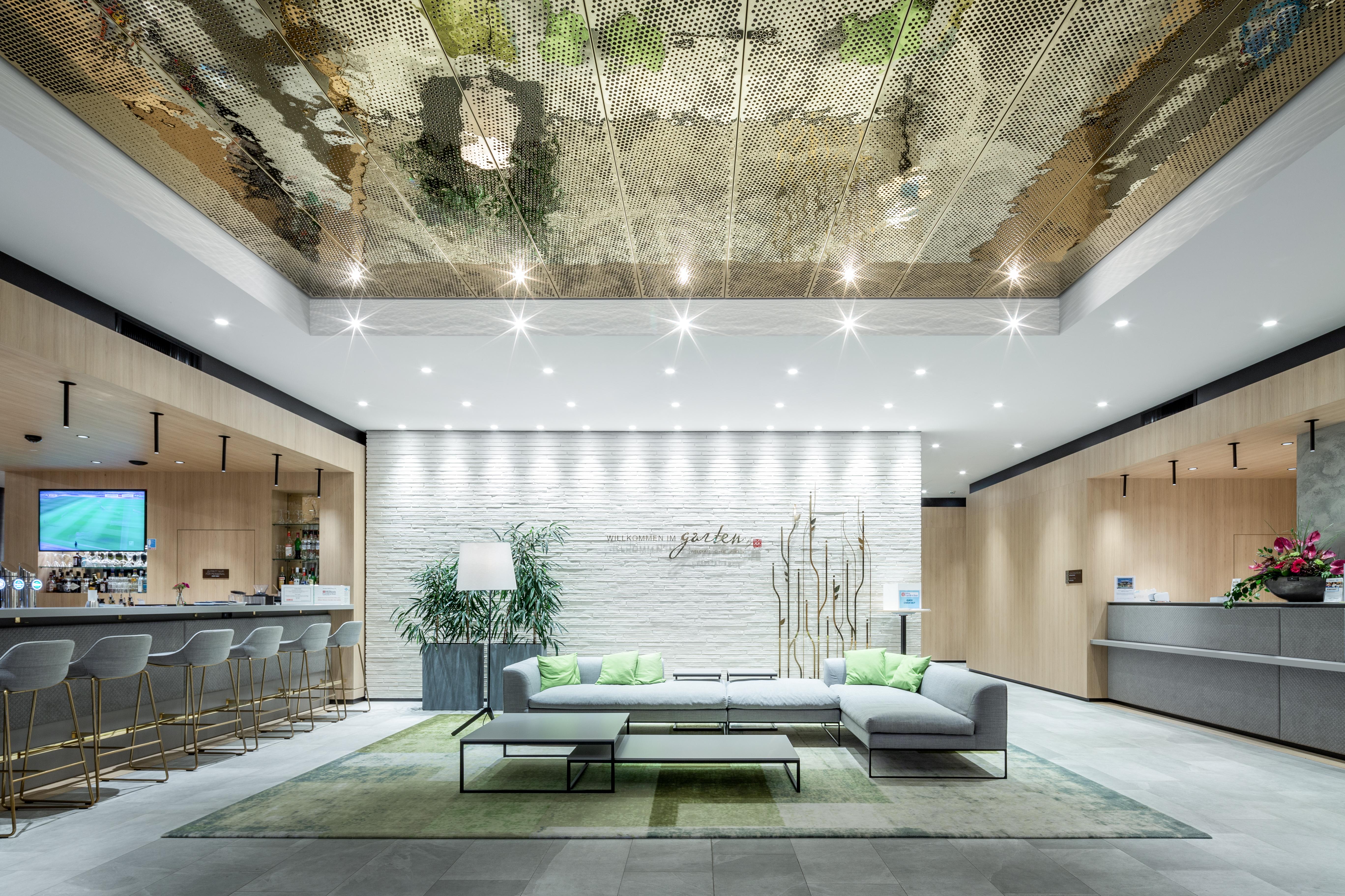 Hilton Garden Inn Винер Нойщат Екстериор снимка