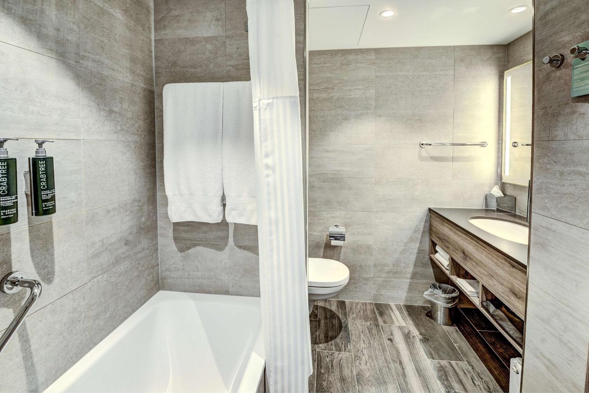 Hilton Garden Inn Винер Нойщат Екстериор снимка