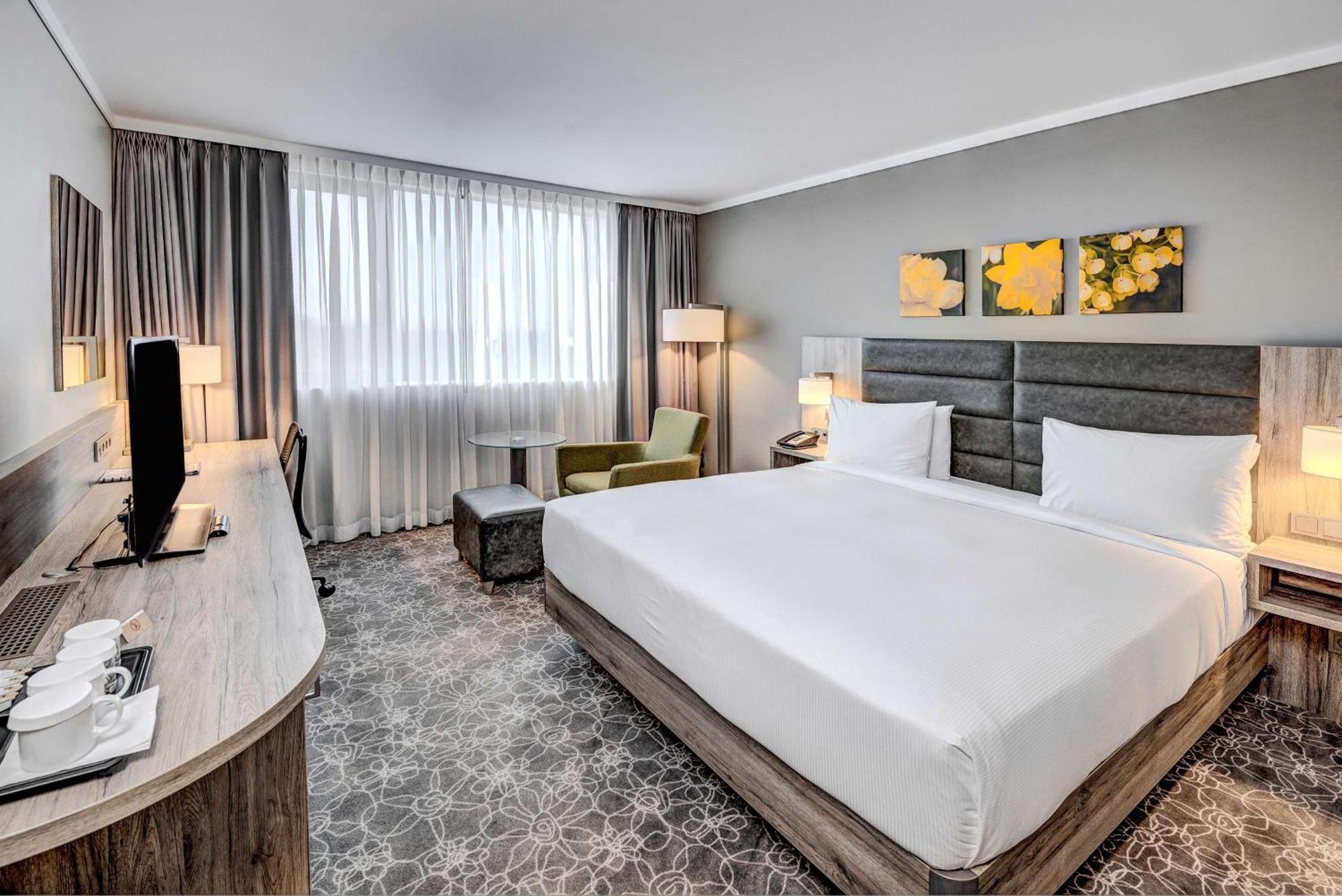 Hilton Garden Inn Винер Нойщат Екстериор снимка