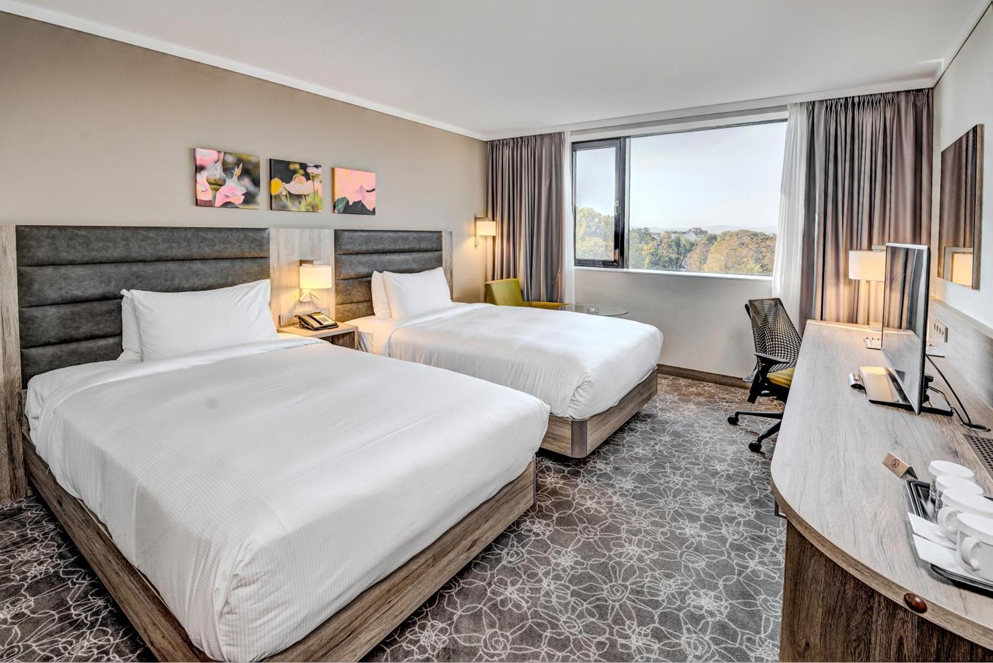 Hilton Garden Inn Винер Нойщат Екстериор снимка