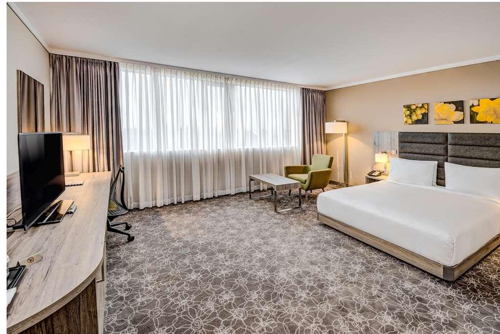 Hilton Garden Inn Винер Нойщат Стая снимка