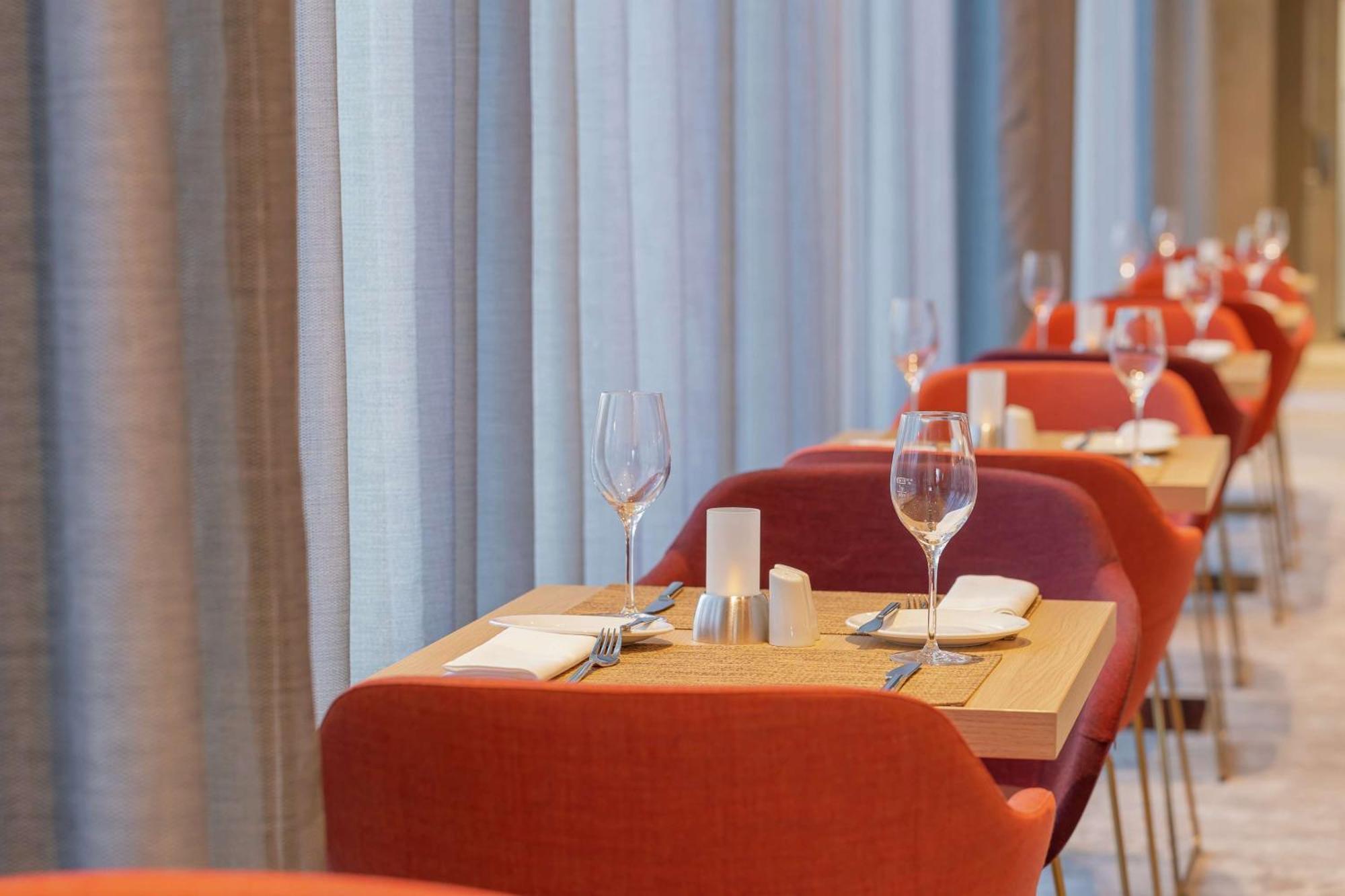 Hilton Garden Inn Винер Нойщат Екстериор снимка
