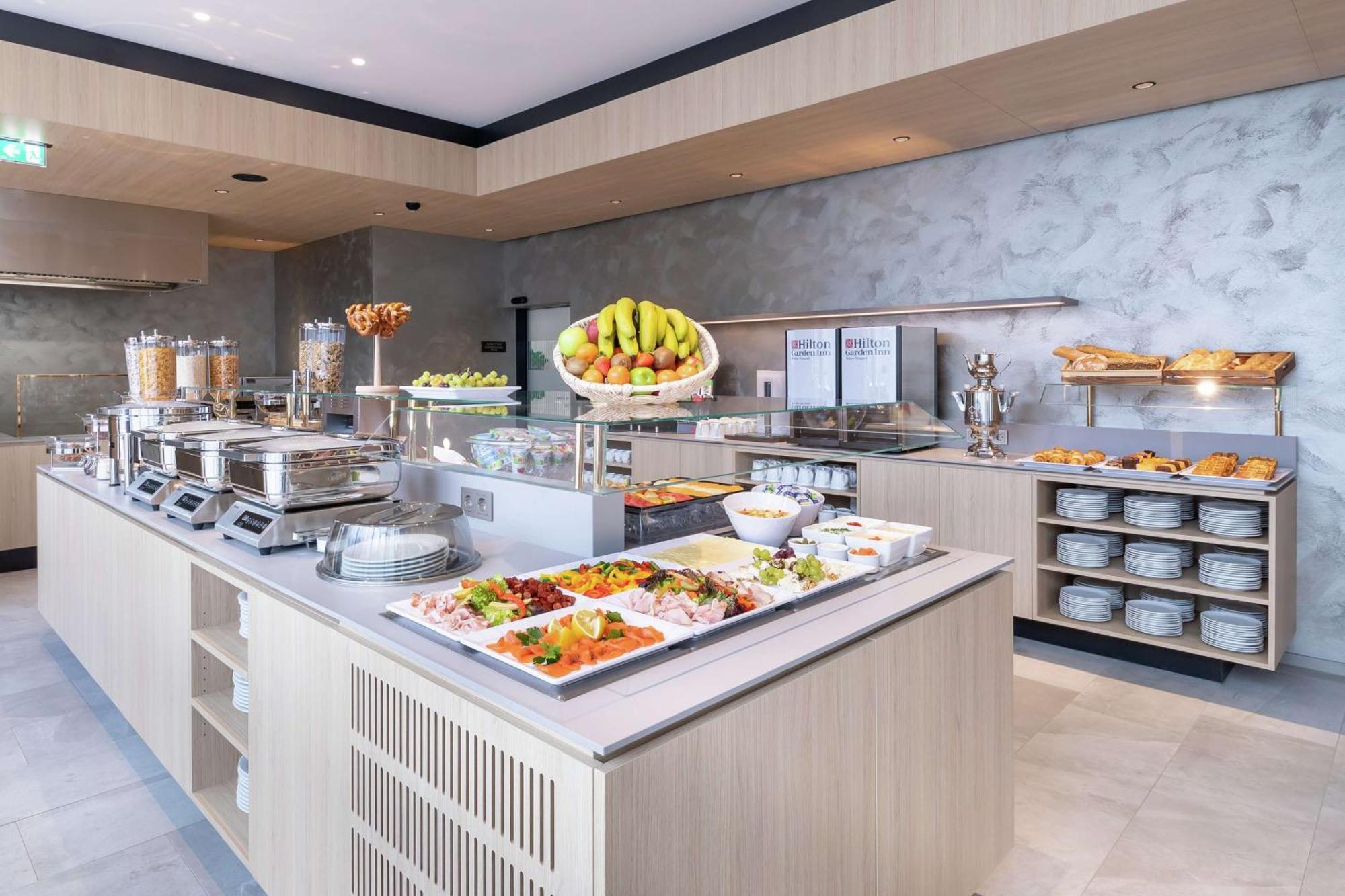 Hilton Garden Inn Винер Нойщат Екстериор снимка