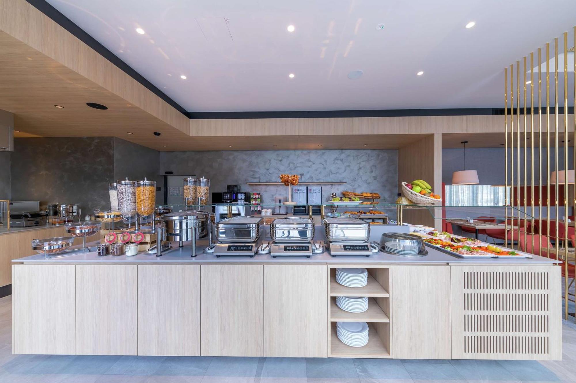 Hilton Garden Inn Винер Нойщат Екстериор снимка