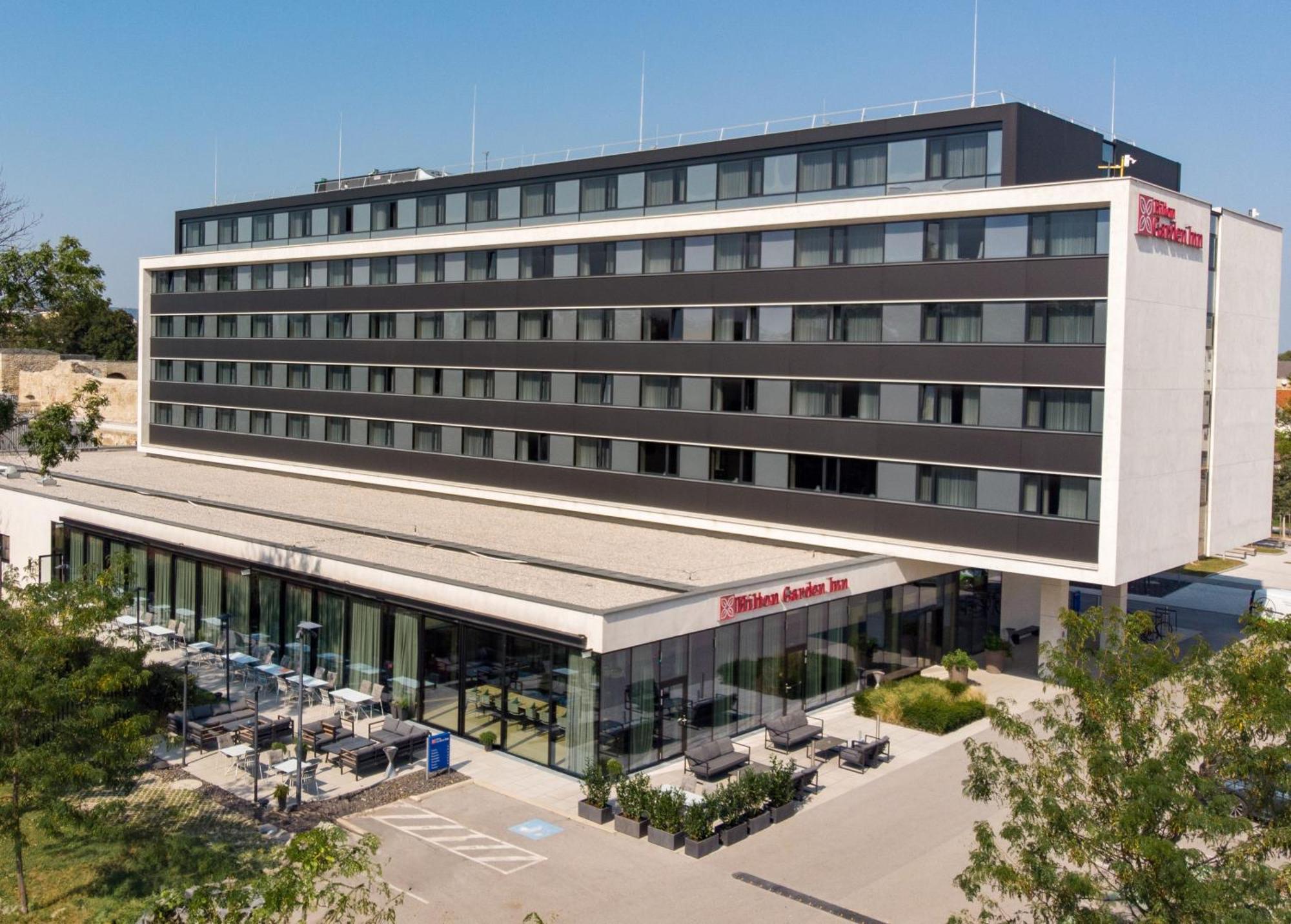 Hilton Garden Inn Винер Нойщат Екстериор снимка