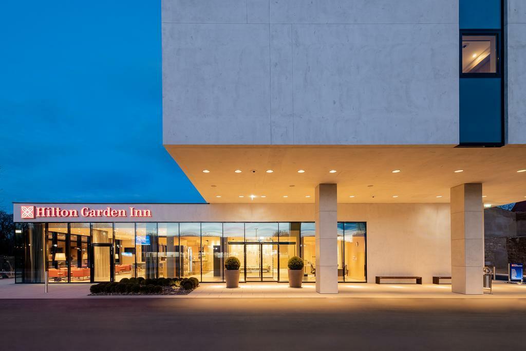 Hilton Garden Inn Винер Нойщат Екстериор снимка
